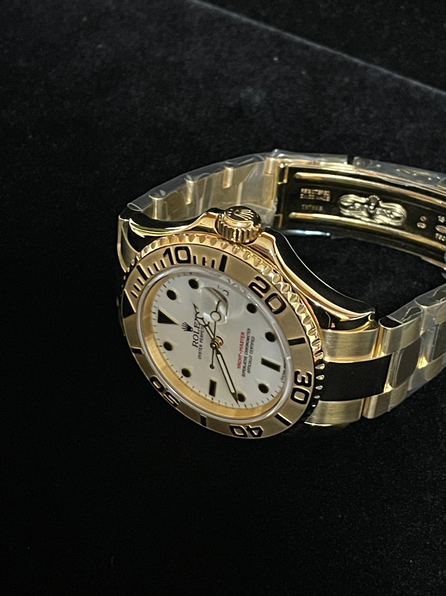 2002 Rolex Yacht-Master 16628 White Dial 18kt YG Oyster No Papers 40mm