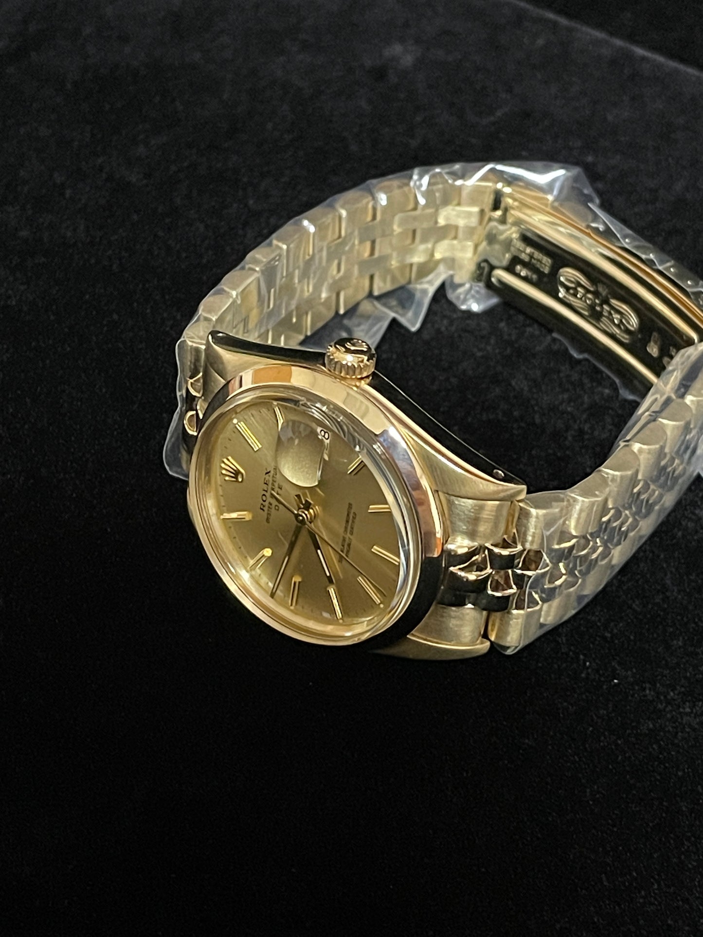 1986 Rolex Date 15007 Chevy Award Champagne Dial Solid Gold 14kt Jubilee 34mm