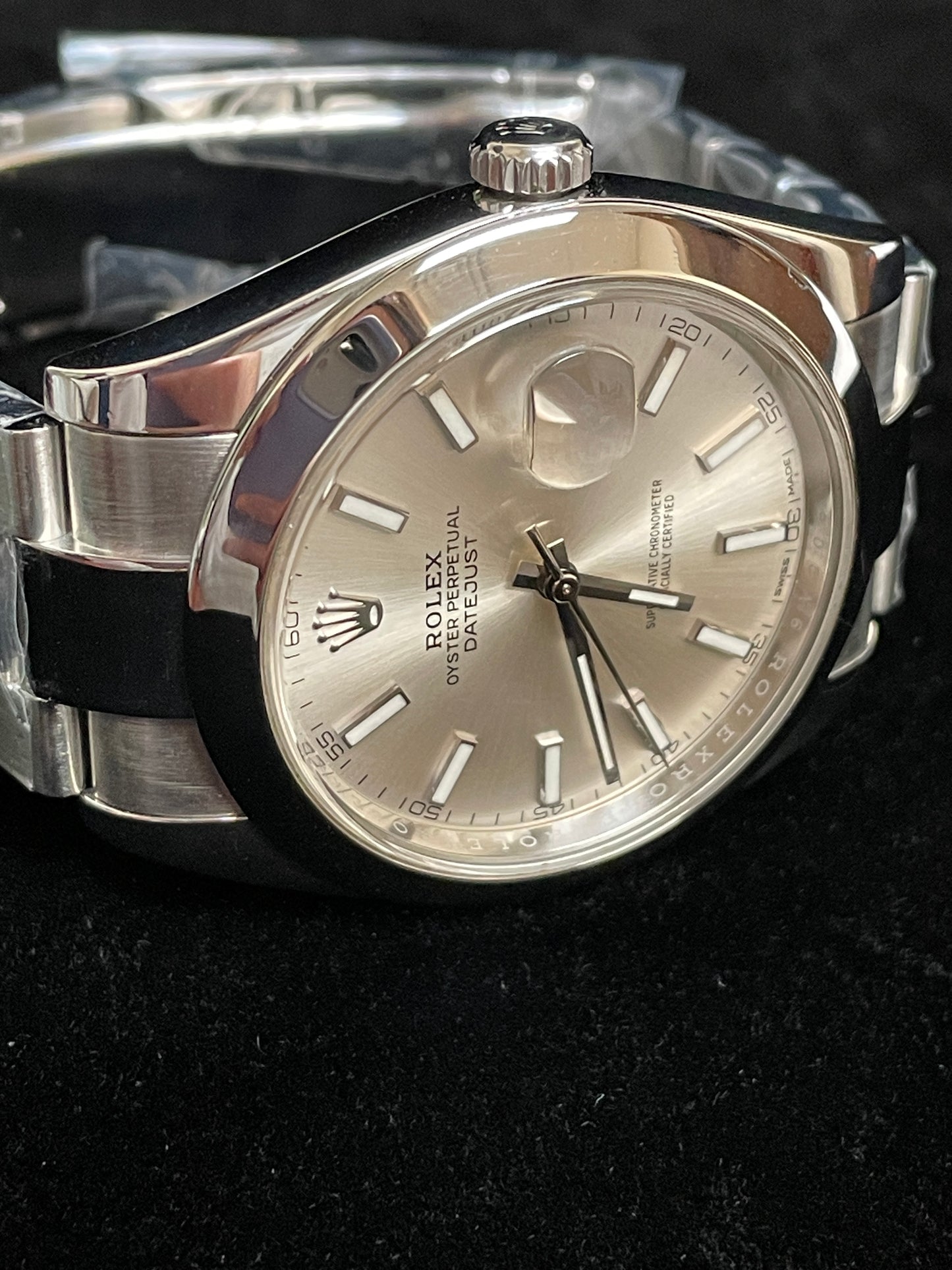 2017 Rolex Mens Datejust 126300 Silver Dial SS Oyster With Papers 41mm