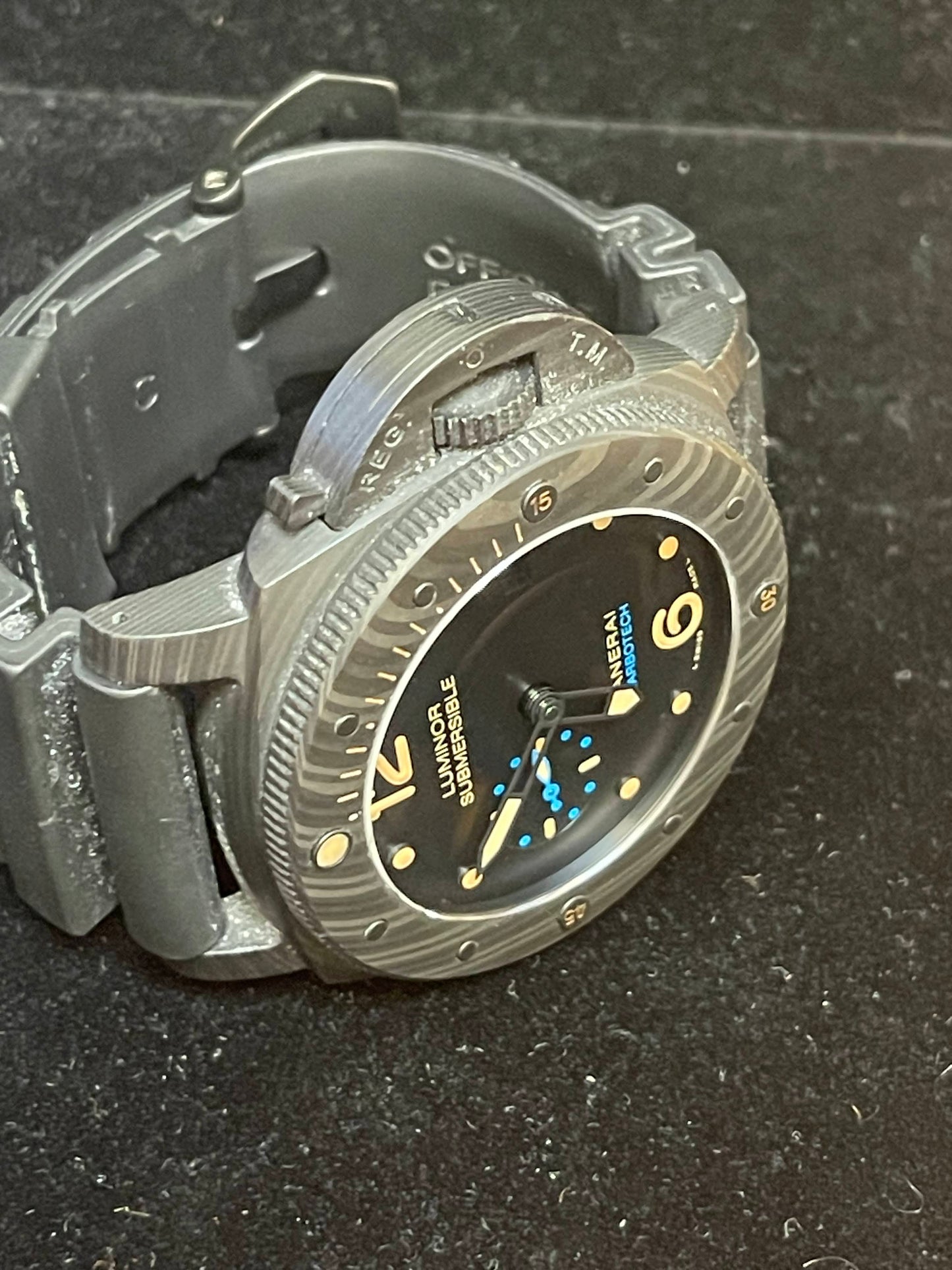 Panerai Luminor Submersible Pam00616 Black Dial Rubber Strap No Papers 47mm