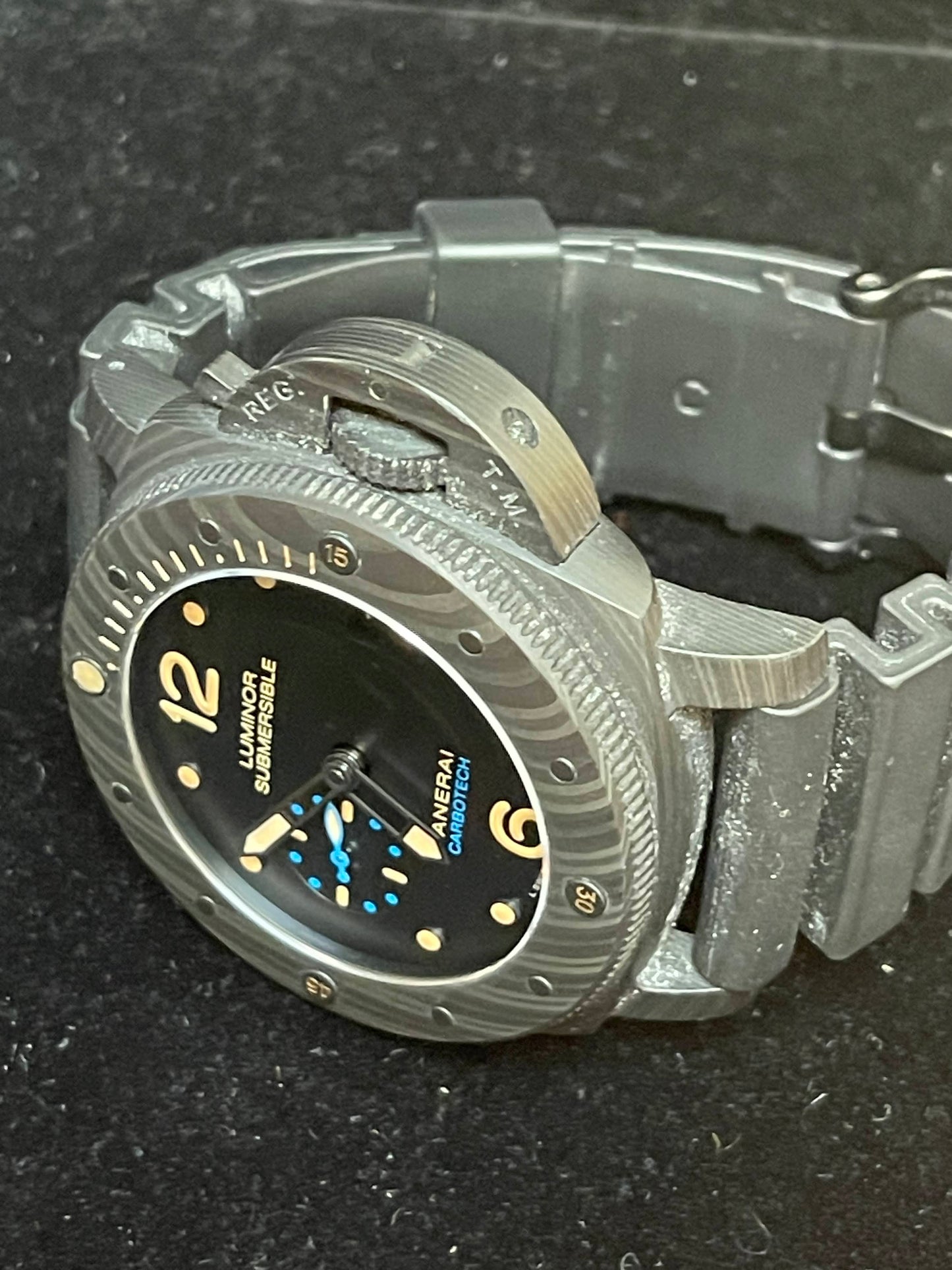 Panerai Luminor Submersible Pam00616 Black Dial Rubber Strap No Papers 47mm