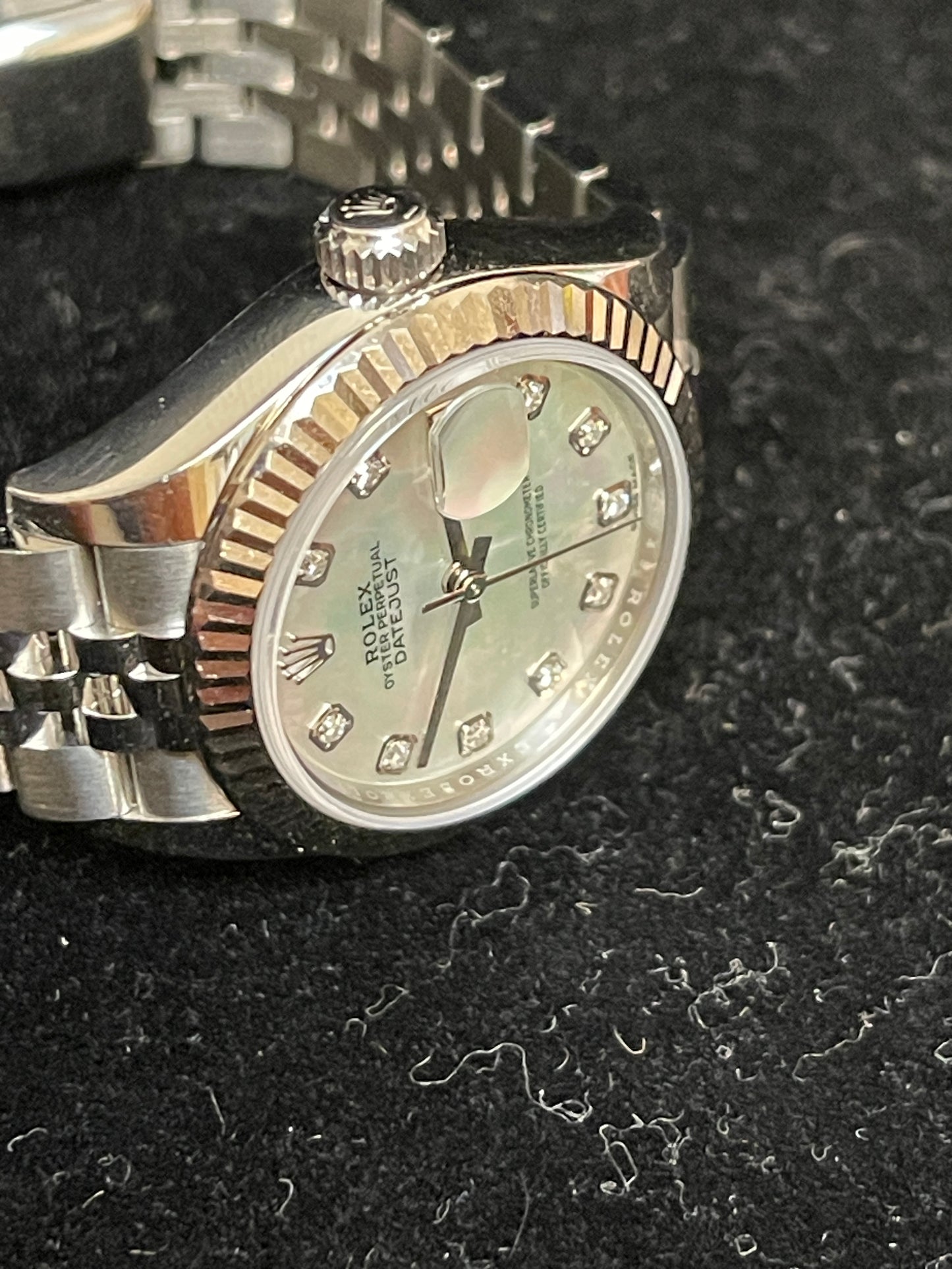 2022 Rolex Ladies Datejust 279174 White Mop Diamond Dial SS Jubilee 28mm