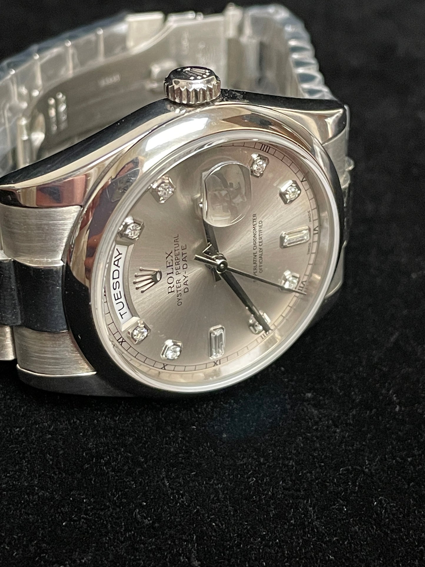 2000 Rolex Platinum Day-Date 118206 Silver Diamond Dial President No Papers 36mm