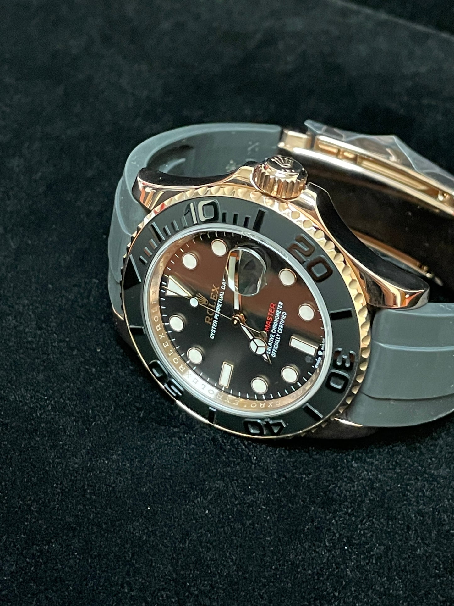 2020 Rolex Yacht-Master 126655 Black Dial OysterFlex RG 18kt With Papers 42mm