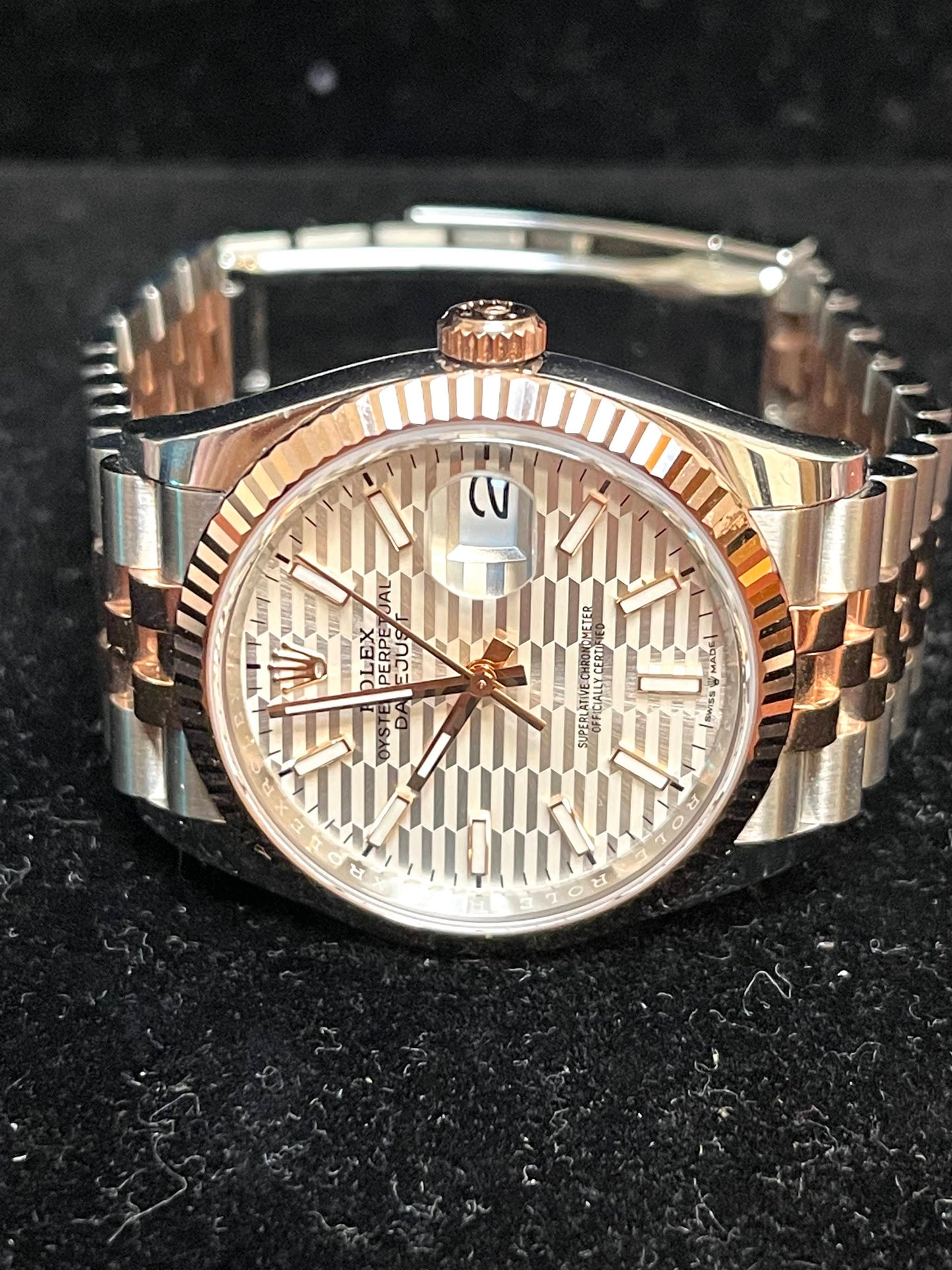 OH 2022 Rolex Datejust 126231 Silver Motif Dial RG Jubilee With Papers 36mm