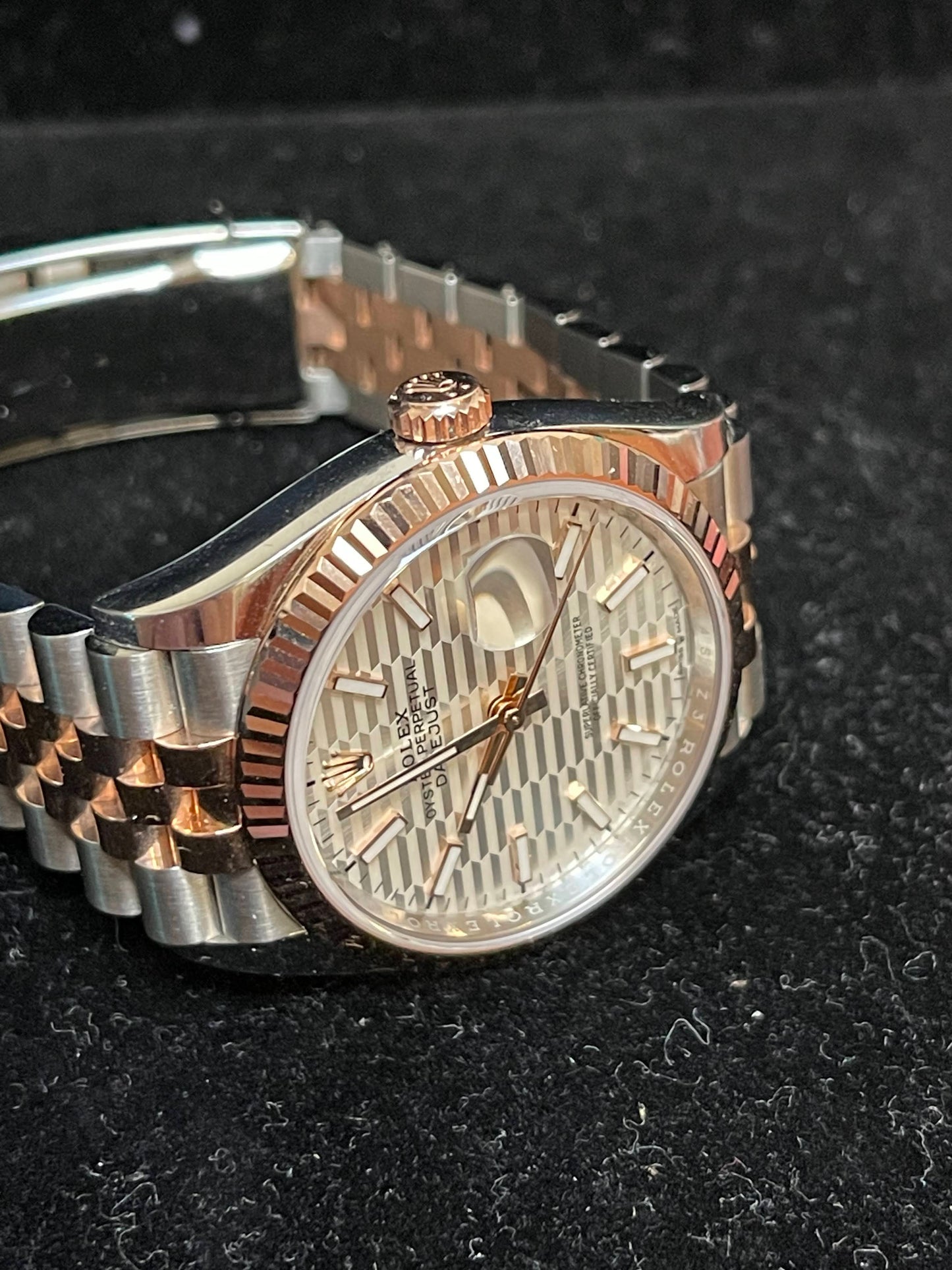 OH 2022 Rolex Datejust 126231 Silver Motif Dial RG Jubilee With Papers 36mm