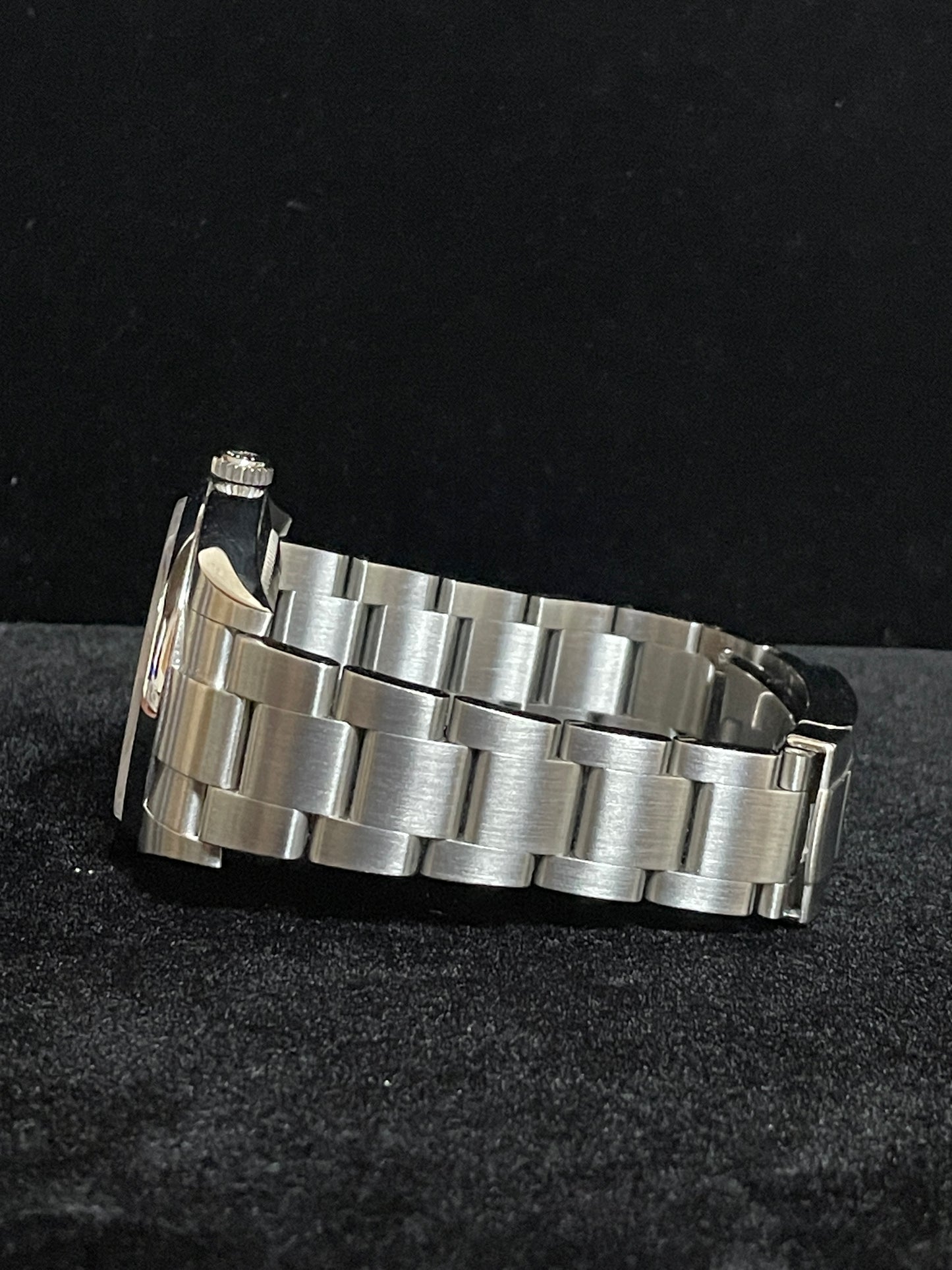 OHA 2019 Rolex Oyster Perpetual 114300 Black Dial SS Oyster With Papers 39mm