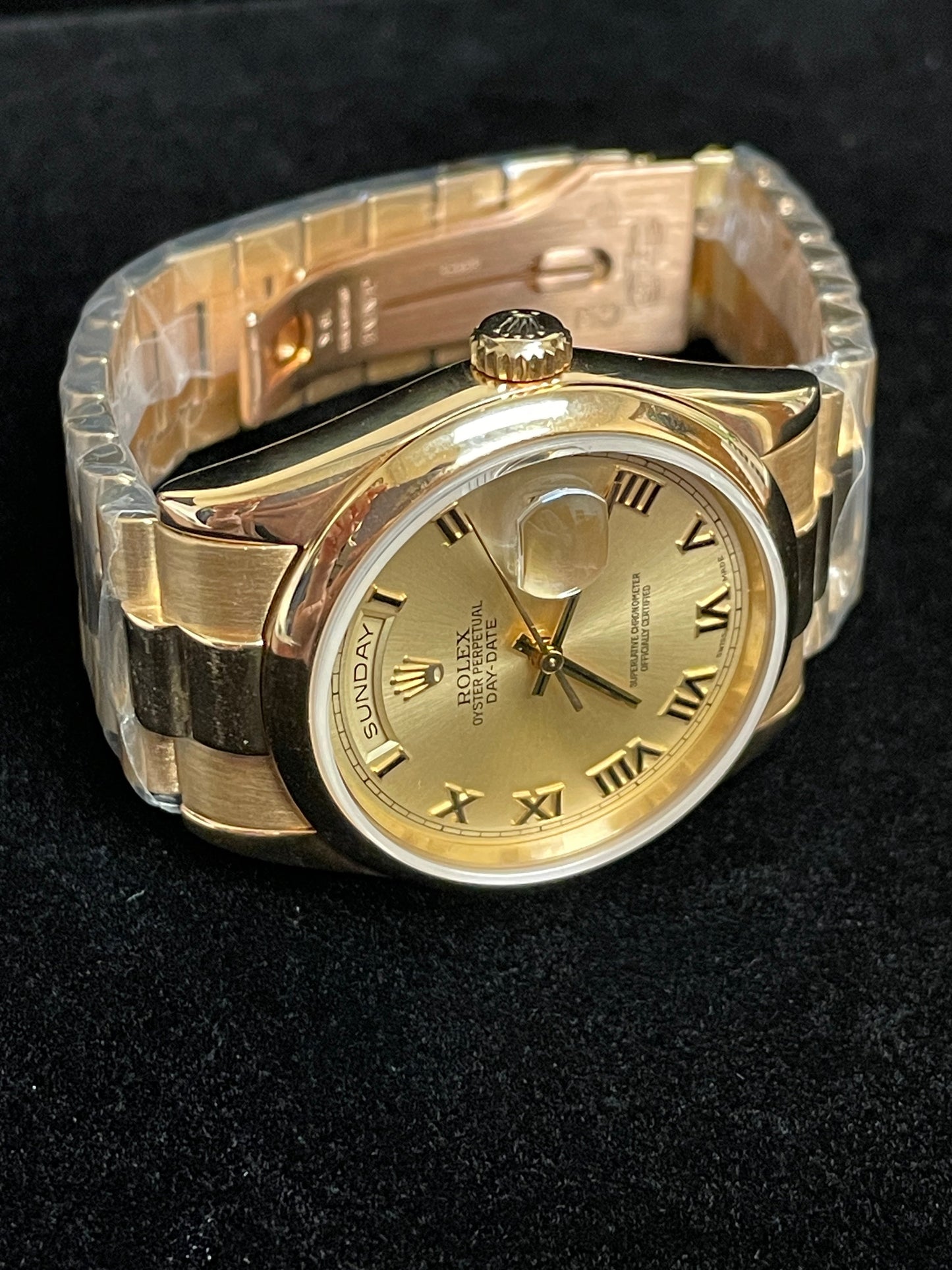 2000 Rolex Day-Date 118208 Champagne Roman Dial SEL Heavy 18kt President 36mm