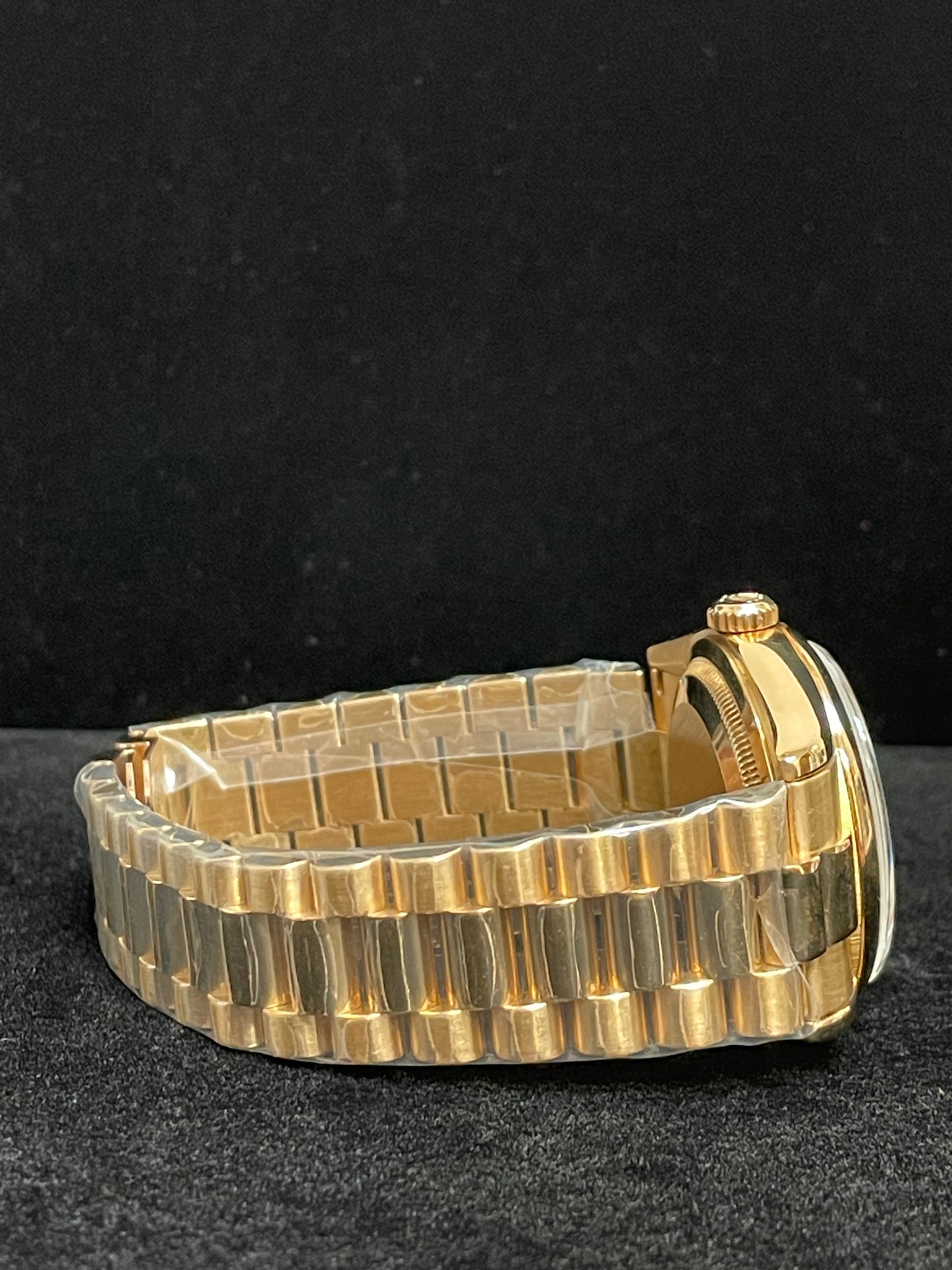2000 Rolex Day-Date 118208 Champagne Roman Dial SEL Heavy 18kt President 36mm