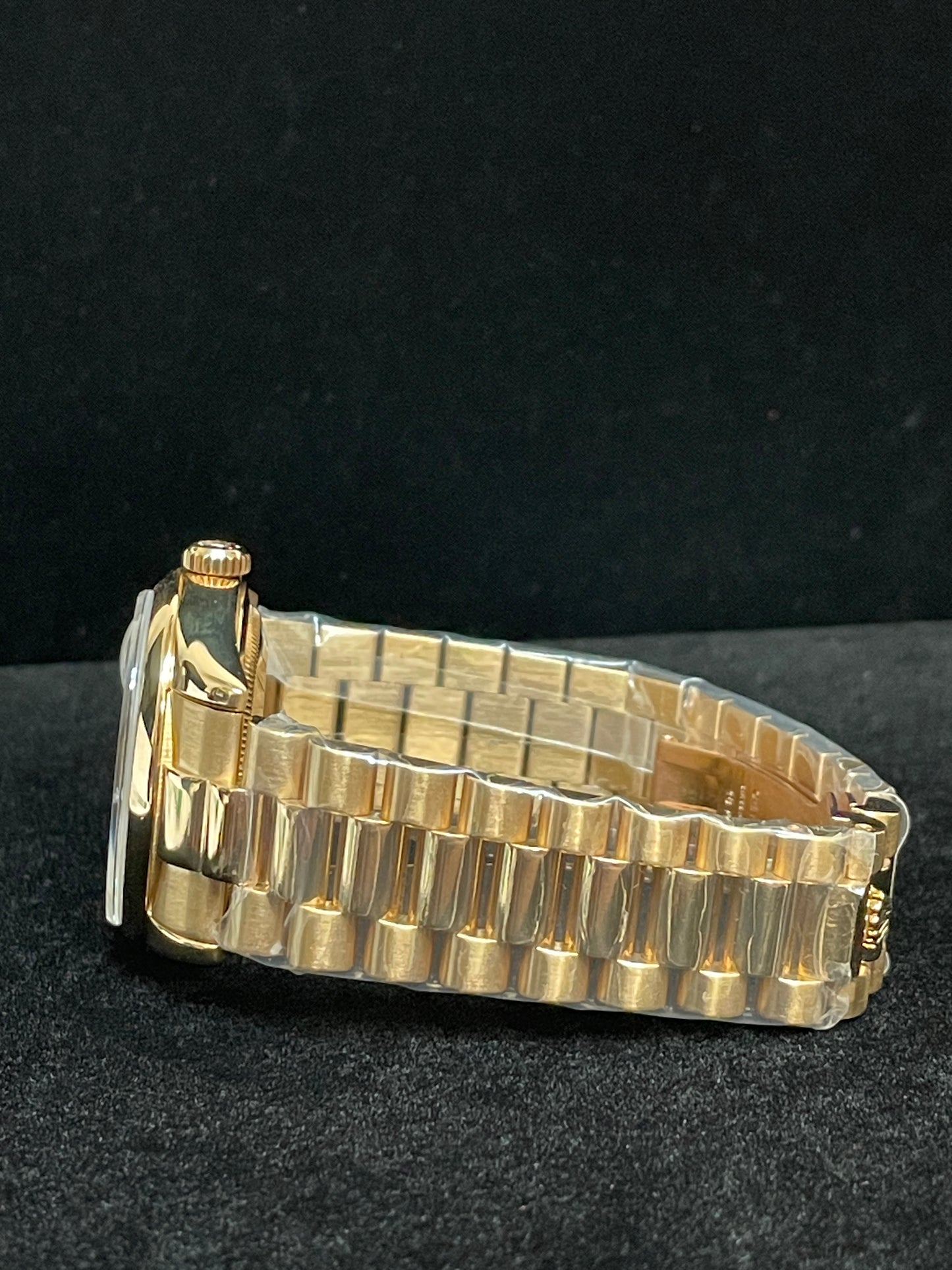 2000 Rolex Day-Date 118208 Champagne Roman Dial SEL Heavy 18kt President 36mm