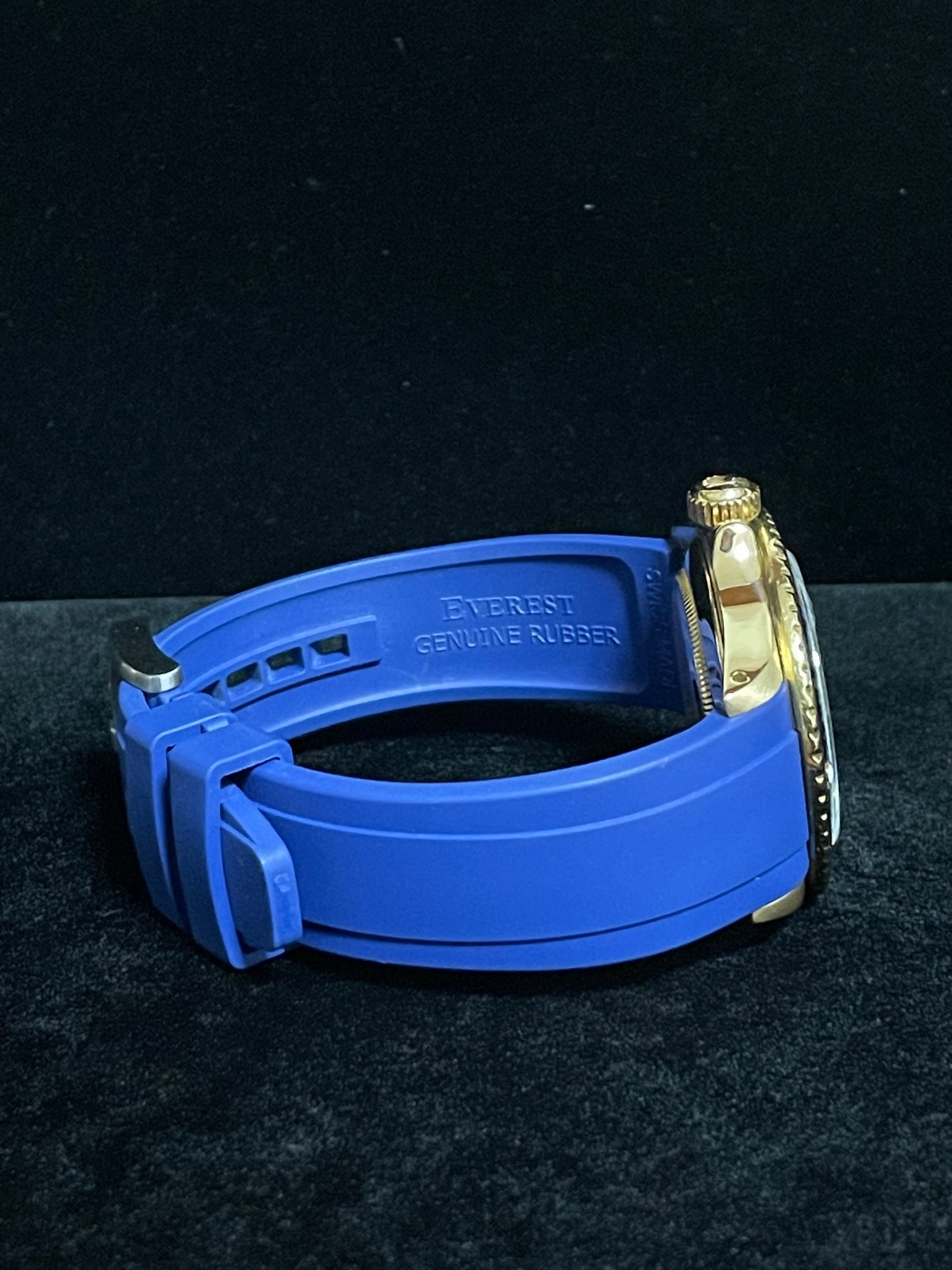1981 Rolex Submariner 16808 Blue Dial Blue Rubber Strap 18kt Gold No Paper 40mm