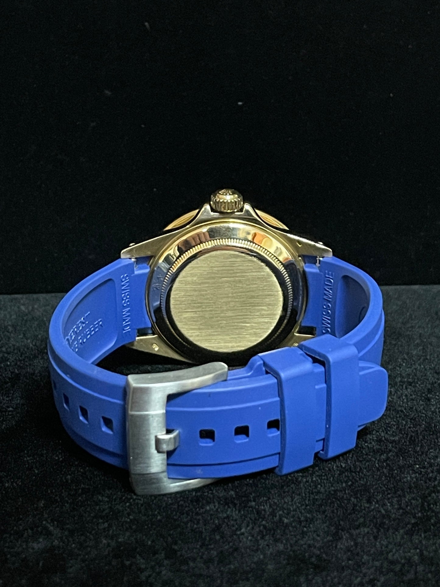 1981 Rolex Submariner 16808 Blue Dial Blue Rubber Strap 18kt Gold No Paper 40mm