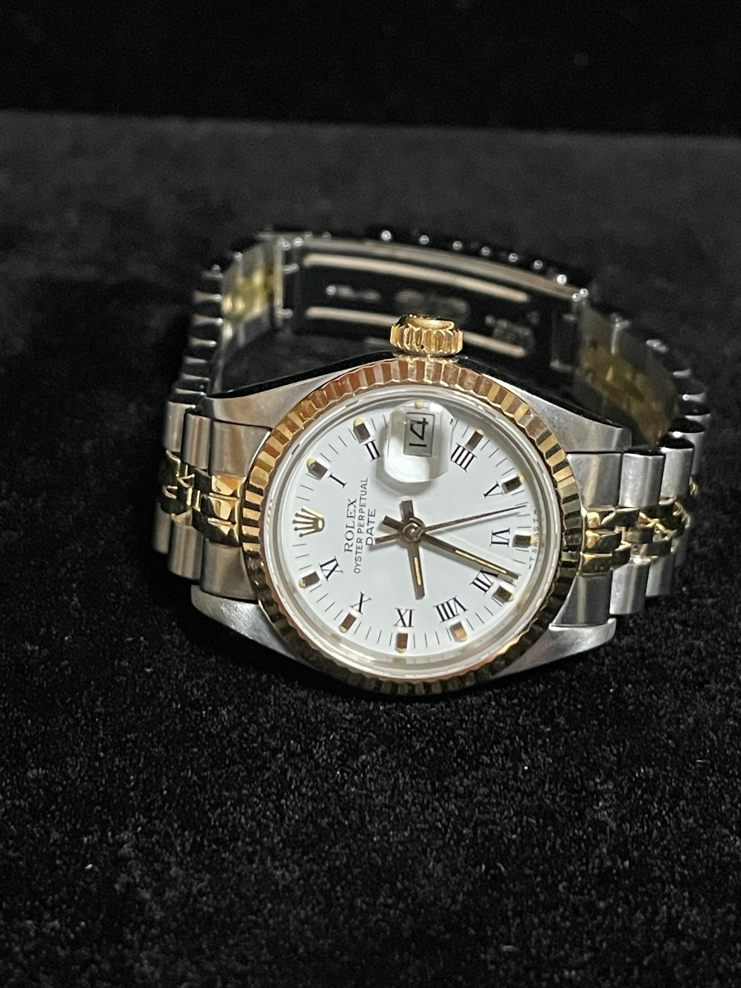 Rolex Ladies Date 69173 White Roman Dial Two-Tone Gold Jubilee With Papers 26mm