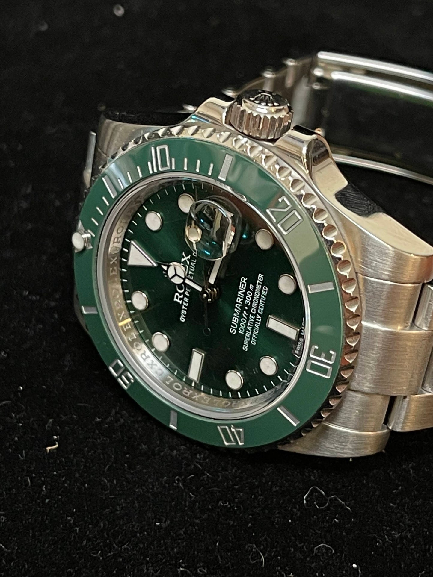 2016 Rolex Submariner 116610lv Hulk Green Dial Oyster Bracelet No Papers 40mm