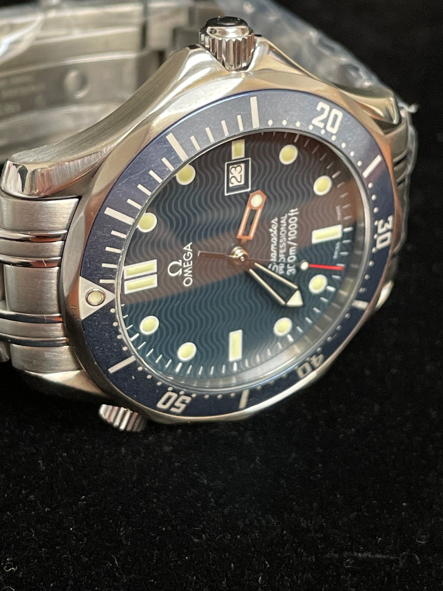 Omega Seamaster Professional 2541.80 Blue Dial SS Oyster With Pictogram 41mm