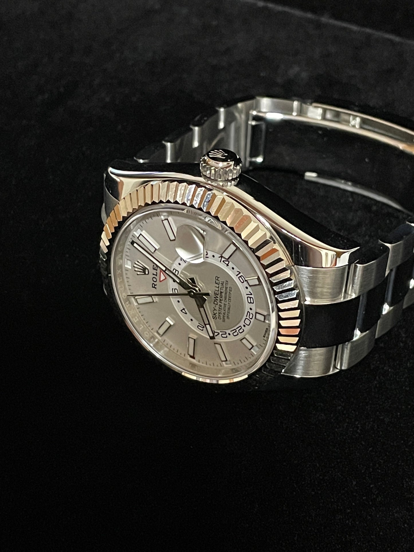 OHA 2020 Rolex Sky-Dweller 326934 White Dial SS Oyster With Papers 42mm
