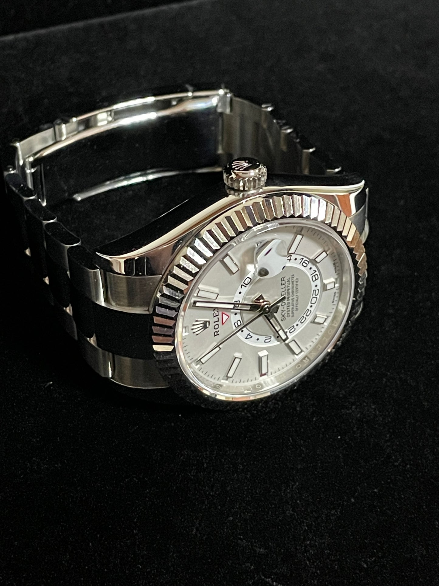 OHA 2020 Rolex Sky-Dweller 326934 White Dial SS Oyster With Papers 42mm