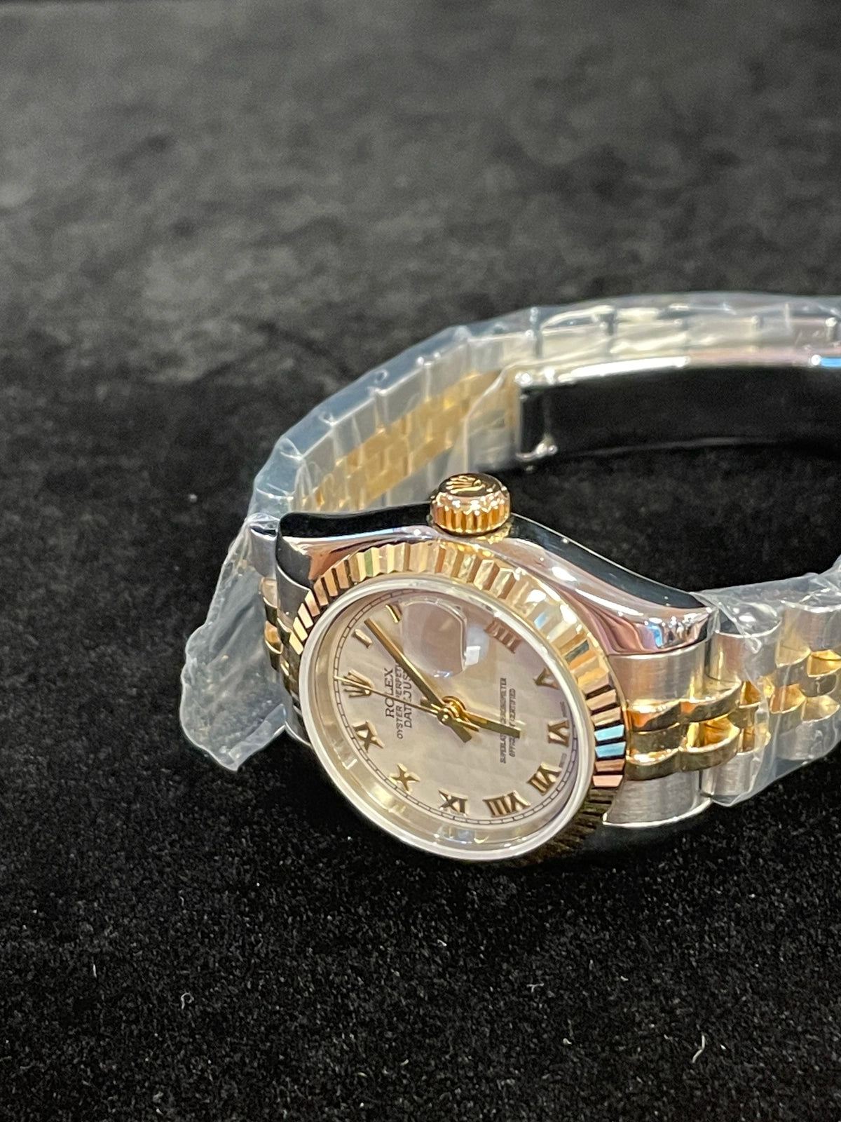 2006 Rolex Ladies Datejust 179173 Ivory Roman Dial TT 18kt Jubilee 26mm