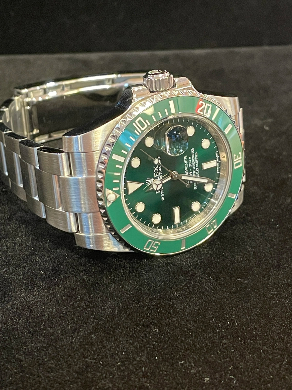 2011 Rolex Hulk Submariner 116610lv Green Dial SS Oyster With Papers 40mm