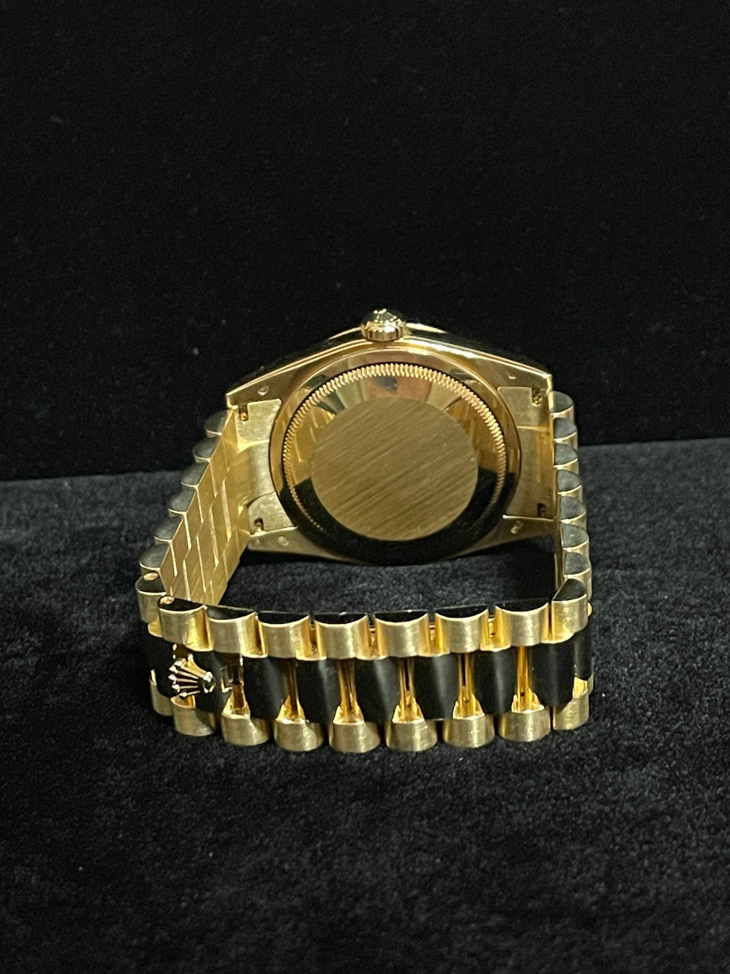2004 Rolex Day-Date 118238 Champagne Dial 18kt SEL President Heavy Buckle 36mm