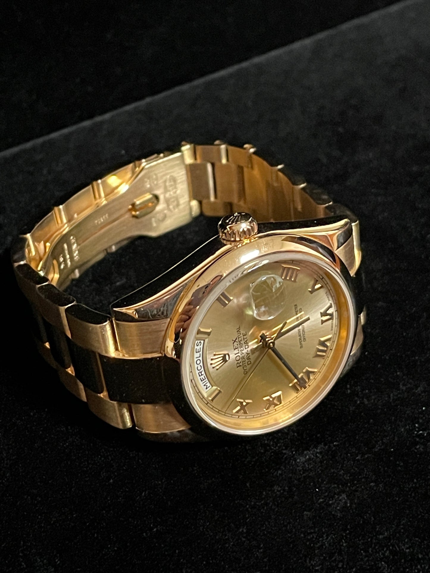 2002 Rolex Day-Date 118205 Spanish Day Pink Roman Dial RG 18k Oyster Papers 36mm