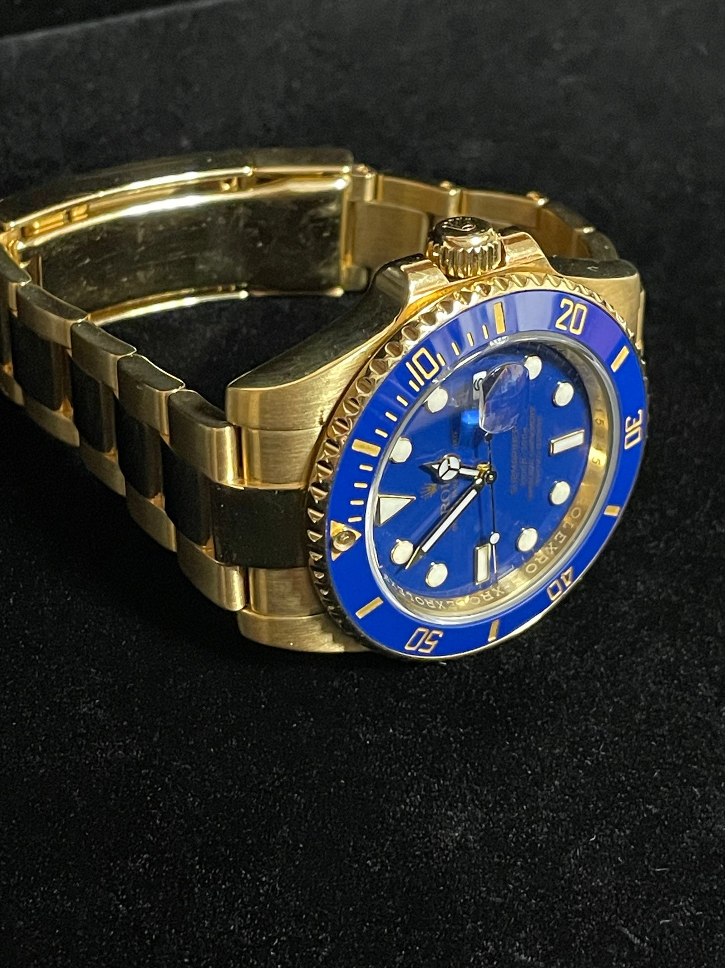 2010 Rolex Submariner Bluesy 116618 Blue Dial 18kt YG Oyster With Papers 40mm