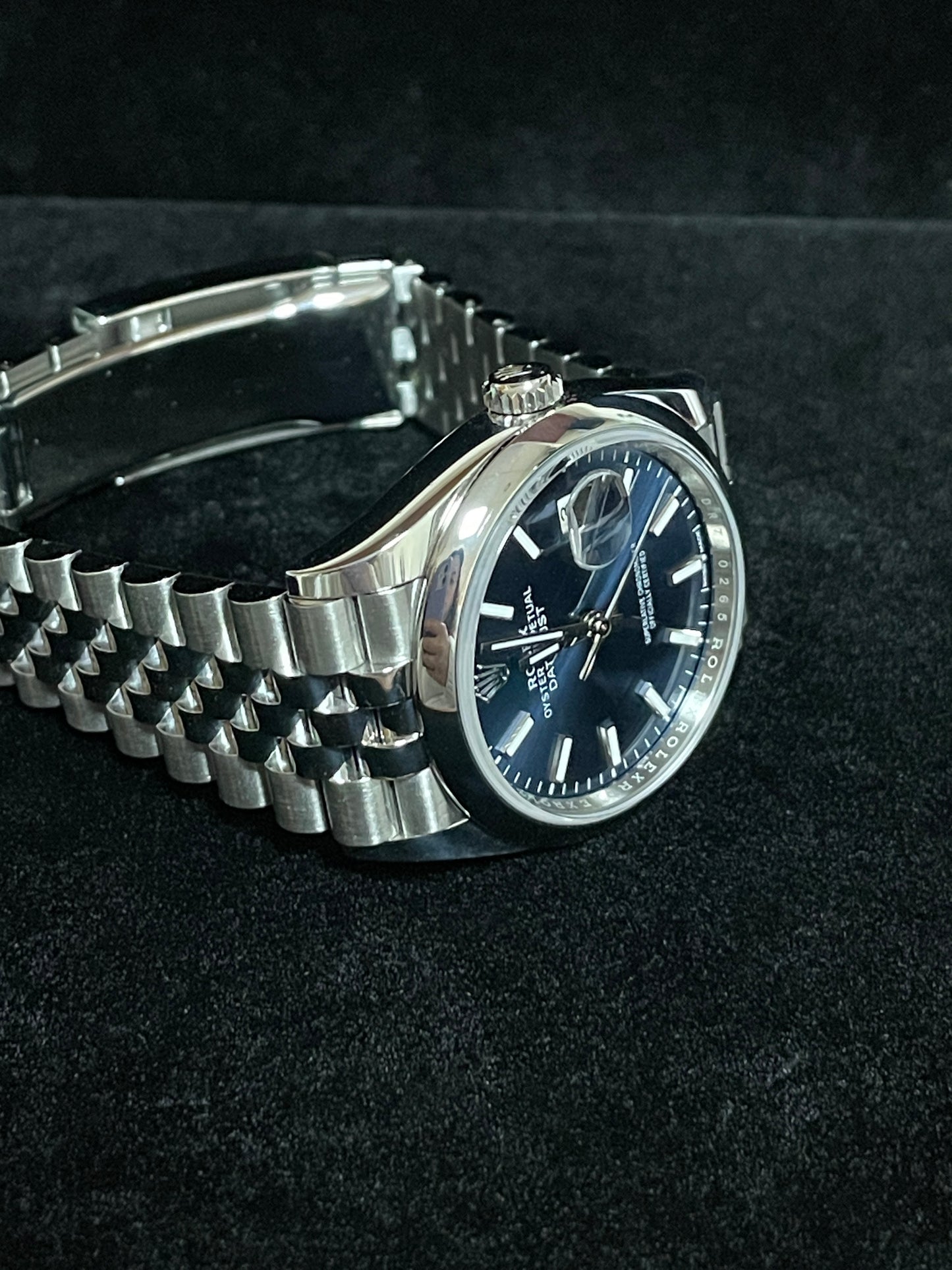 2025 Rolex Datejust 126200 Blue Dial Smooth Bezel SS Jubilee With Papers 36mm
