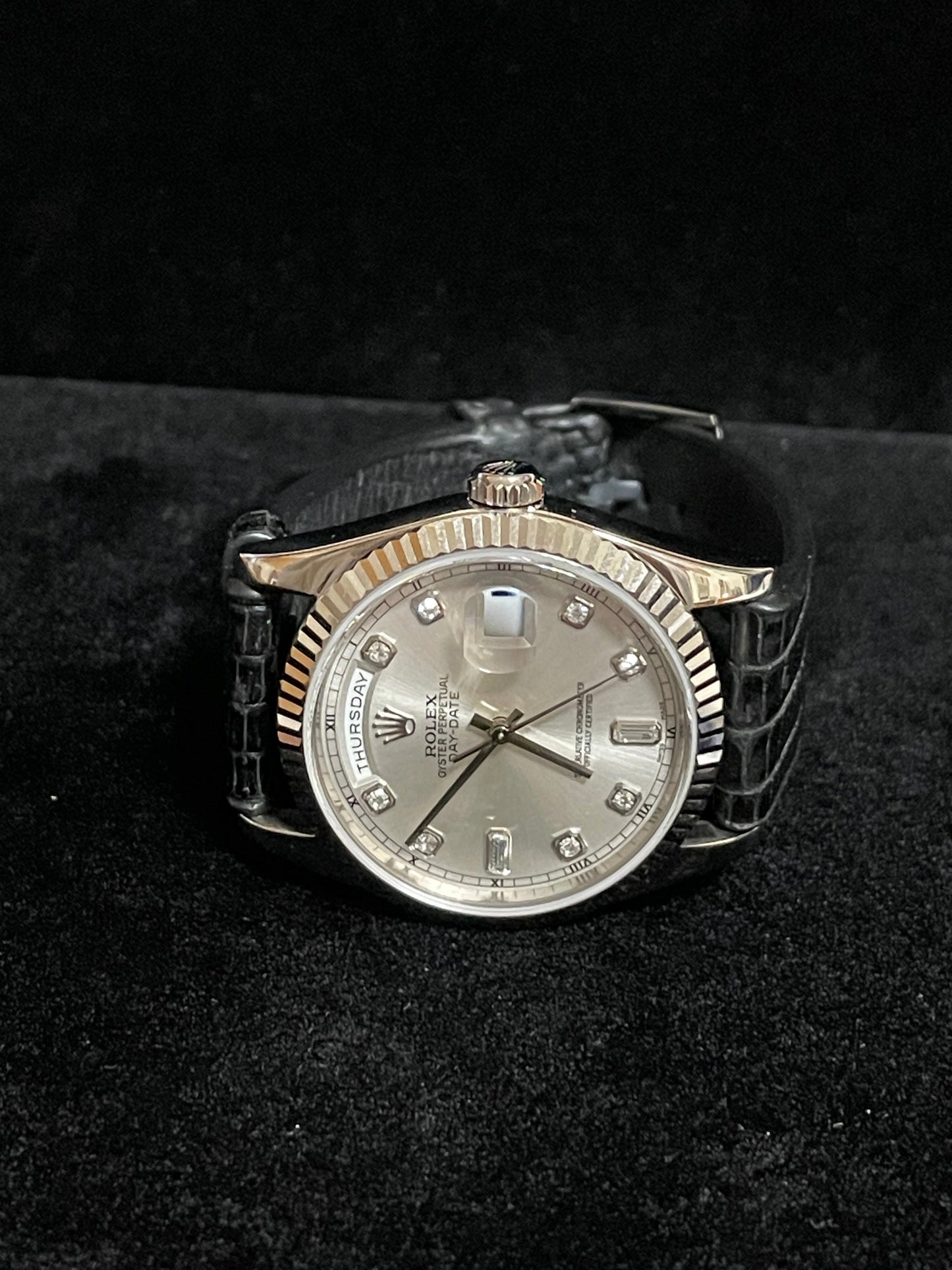 2006 Rolex DayDate 118239 Silver Diamond Dial Leather Strap 18kt White Gold 36mm