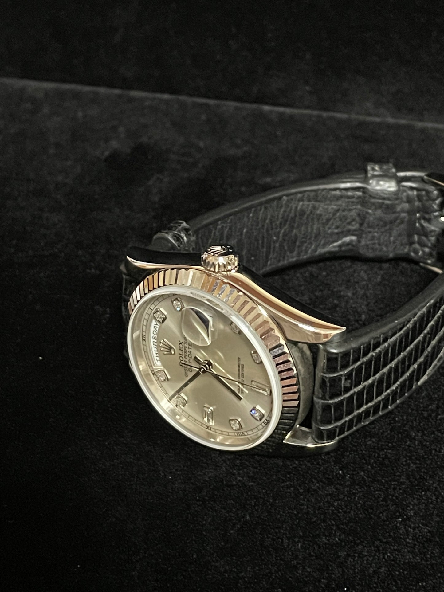 2006 Rolex DayDate 118239 Silver Diamond Dial Leather Strap 18kt White Gold 36mm