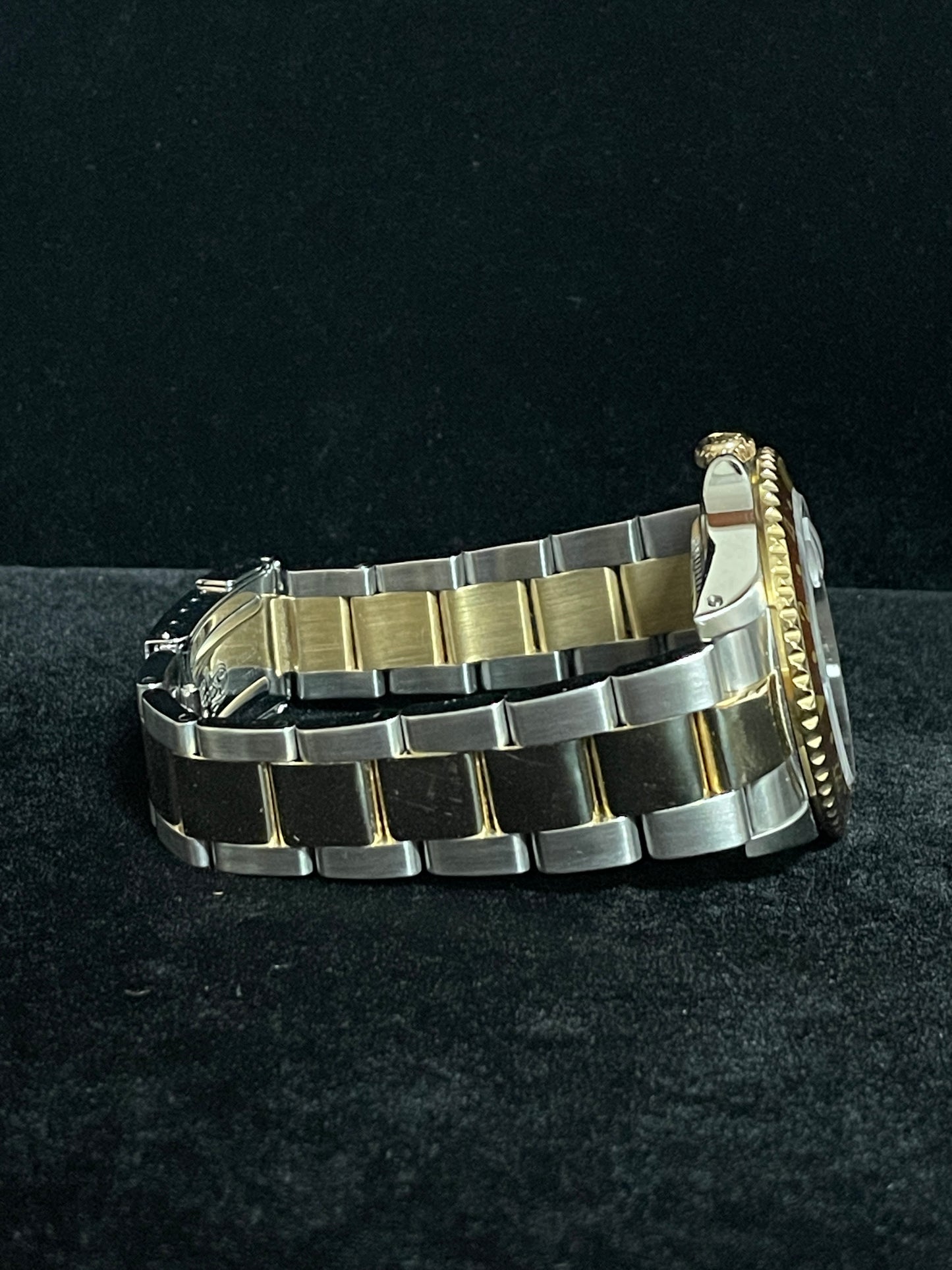 2001 Rolex GMT-Master II 16713 Root Beer Dial TT Oyster Gold Through Buckle 40mm