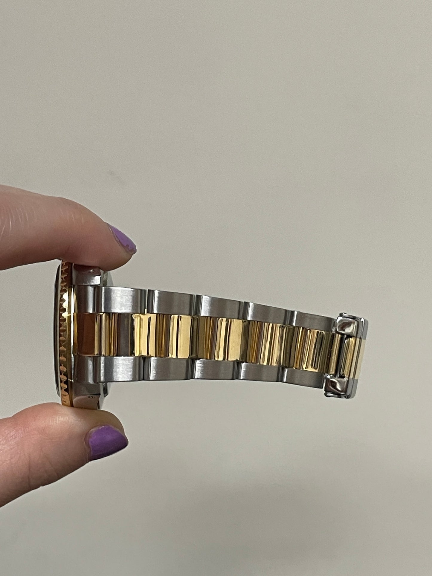 2001 Rolex GMT-Master II 16713 Root Beer Dial TT Oyster Gold Through Buckle 40mm