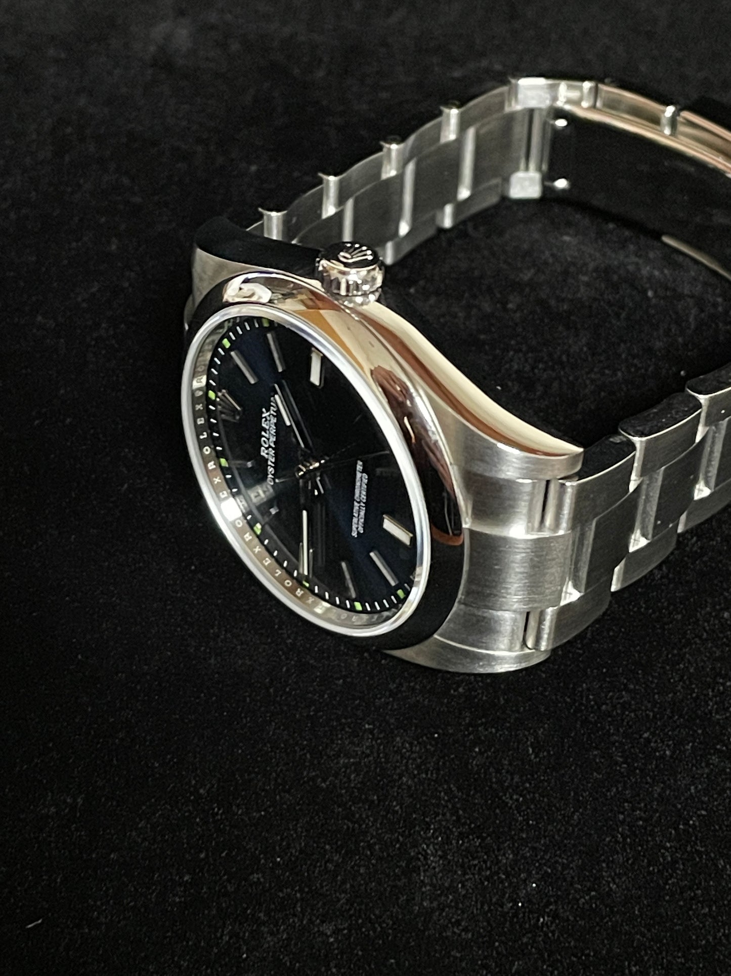 OHA 2019 Rolex Oyster Perpetual 114300 Blue Dial SS Oyster With Papers 39mm