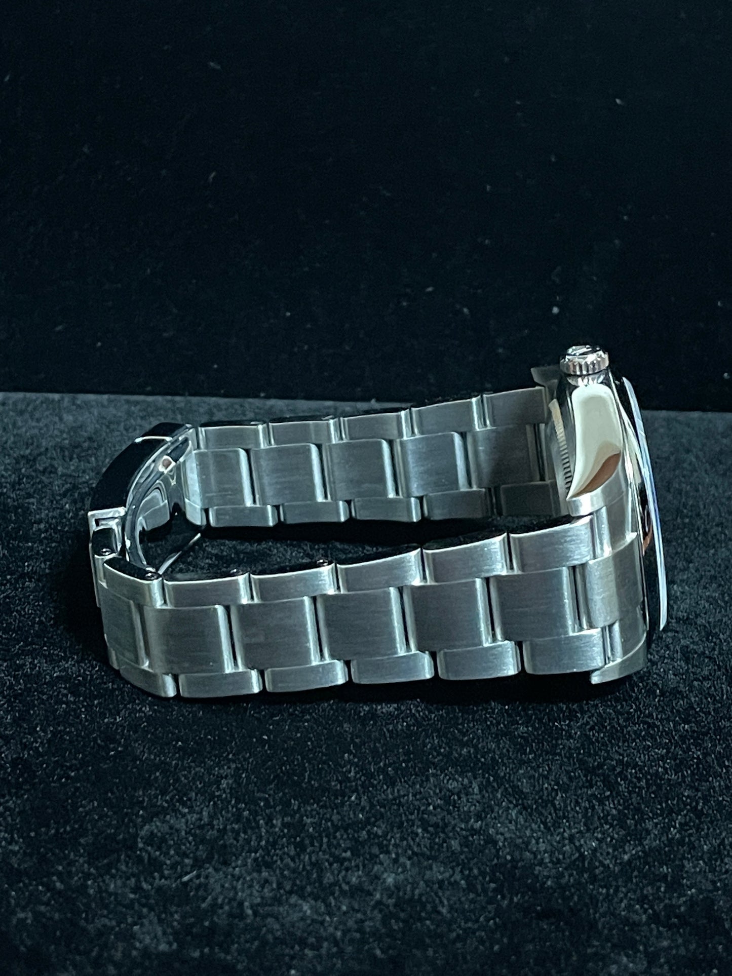 OHA 2019 Rolex Oyster Perpetual 114300 Blue Dial SS Oyster With Papers 39mm