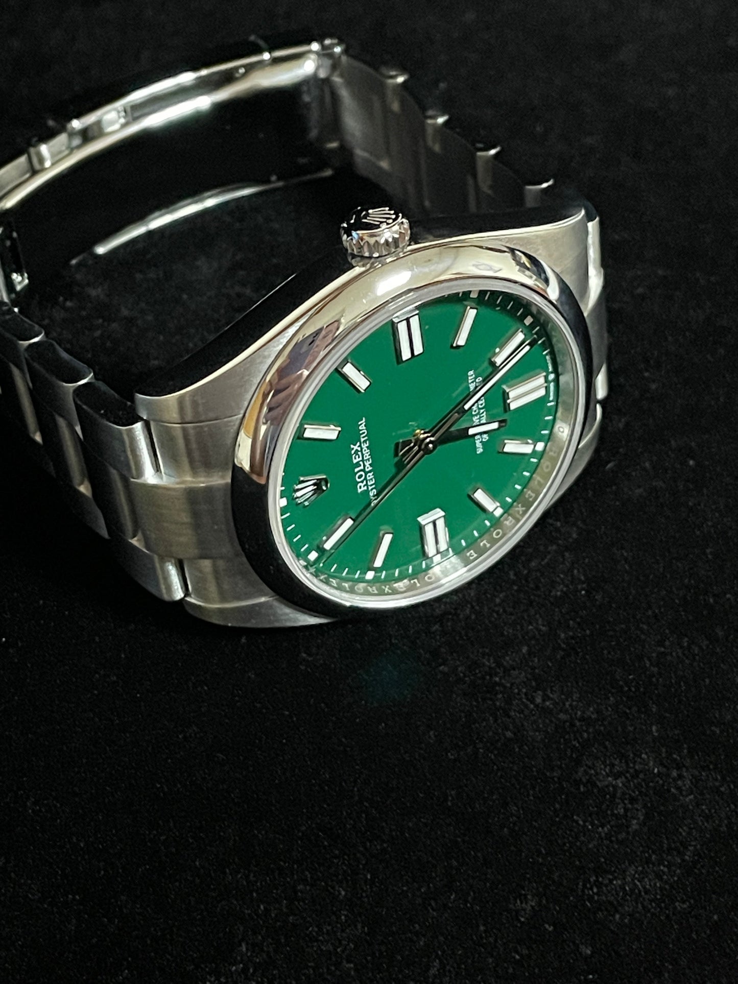 2023 Rolex Oyster Perpetual 124300 Green Dial SS Oyster With Papers 41mm