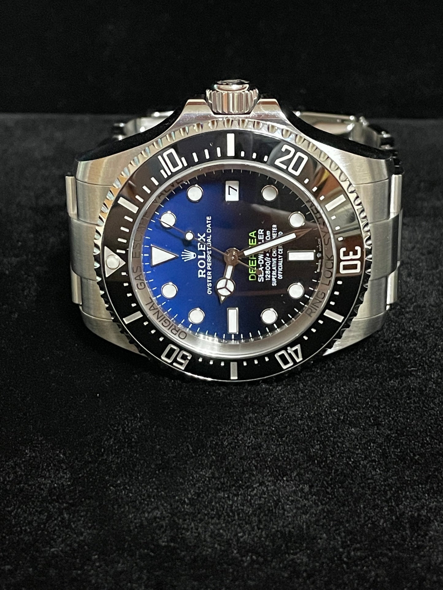 2025 Rolex Deepsea Sea-Dweller 136660 James Cameron Blk Blue Dial SS Oyster 44mm