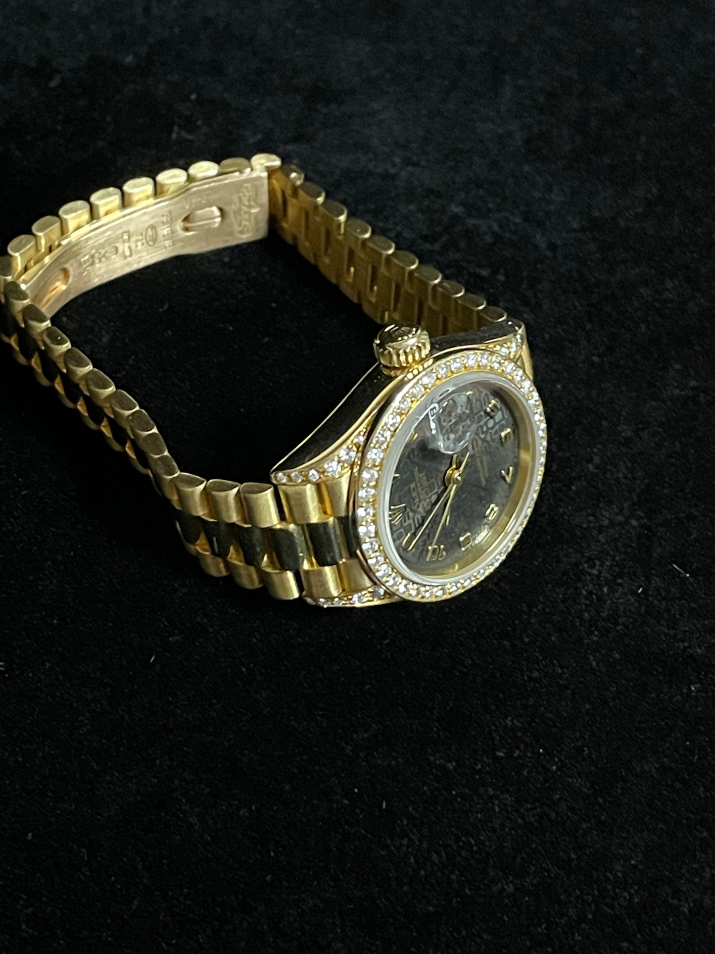 Rolex Datejust 69038 Black Anniversary Dial Diamond Case 18kt YG President 26mm