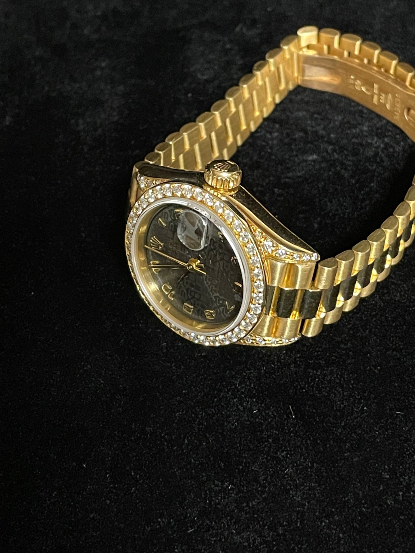 Rolex Datejust 69038 Black Anniversary Dial Diamond Case 18kt YG President 26mm