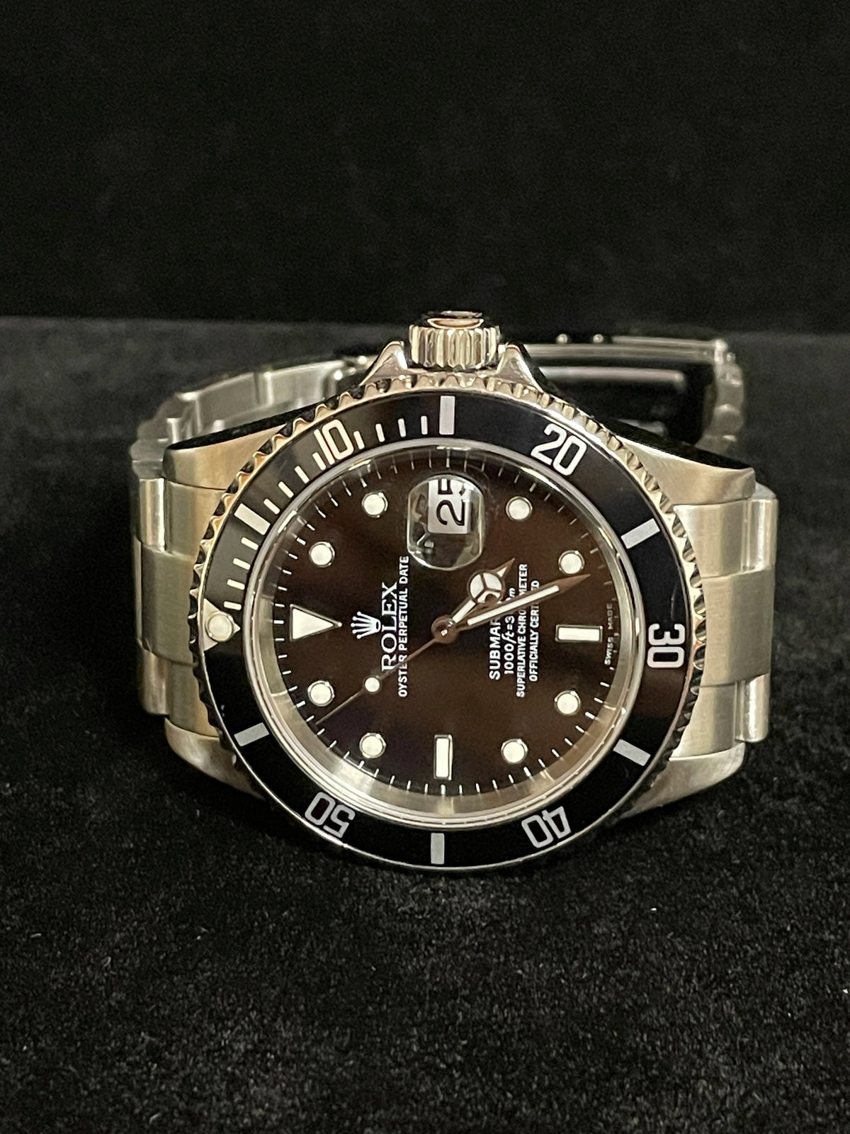 2004 Rolex Submariner Date 16610 Black Dial SS Oyster No Holes 40mm