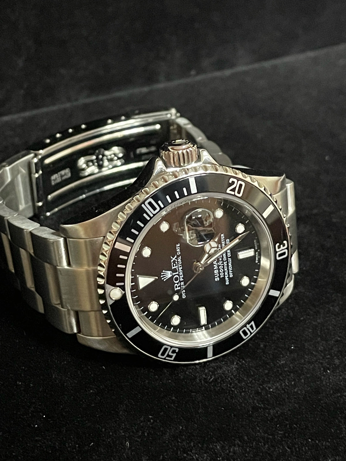 2004 Rolex Submariner Date 16610 Black Dial SS Oyster No Holes 40mm