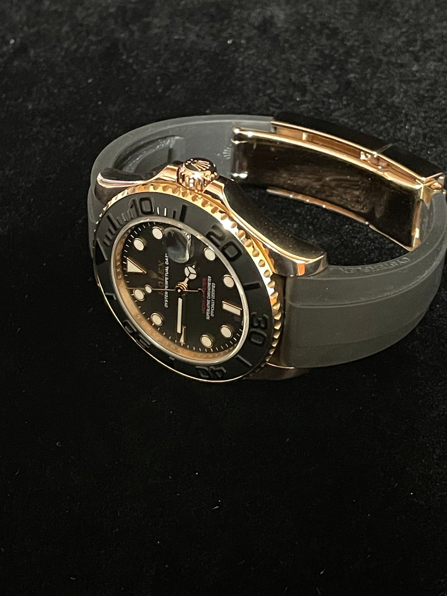 Rolex Yacht-Master Midsize 268655 Black Dial RG 18kt OysterFlex With Papers 37mm