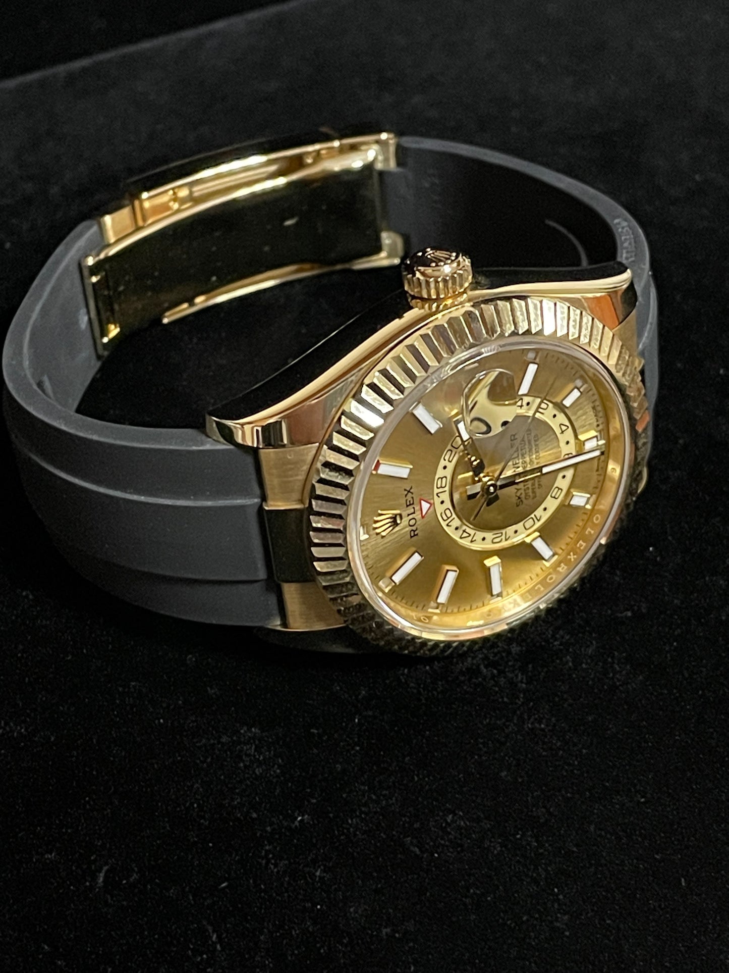 OH 2025 Rolex Sky-Dweller 336238 Champagne Dial 18kt OysterFlex No Papers 42mm