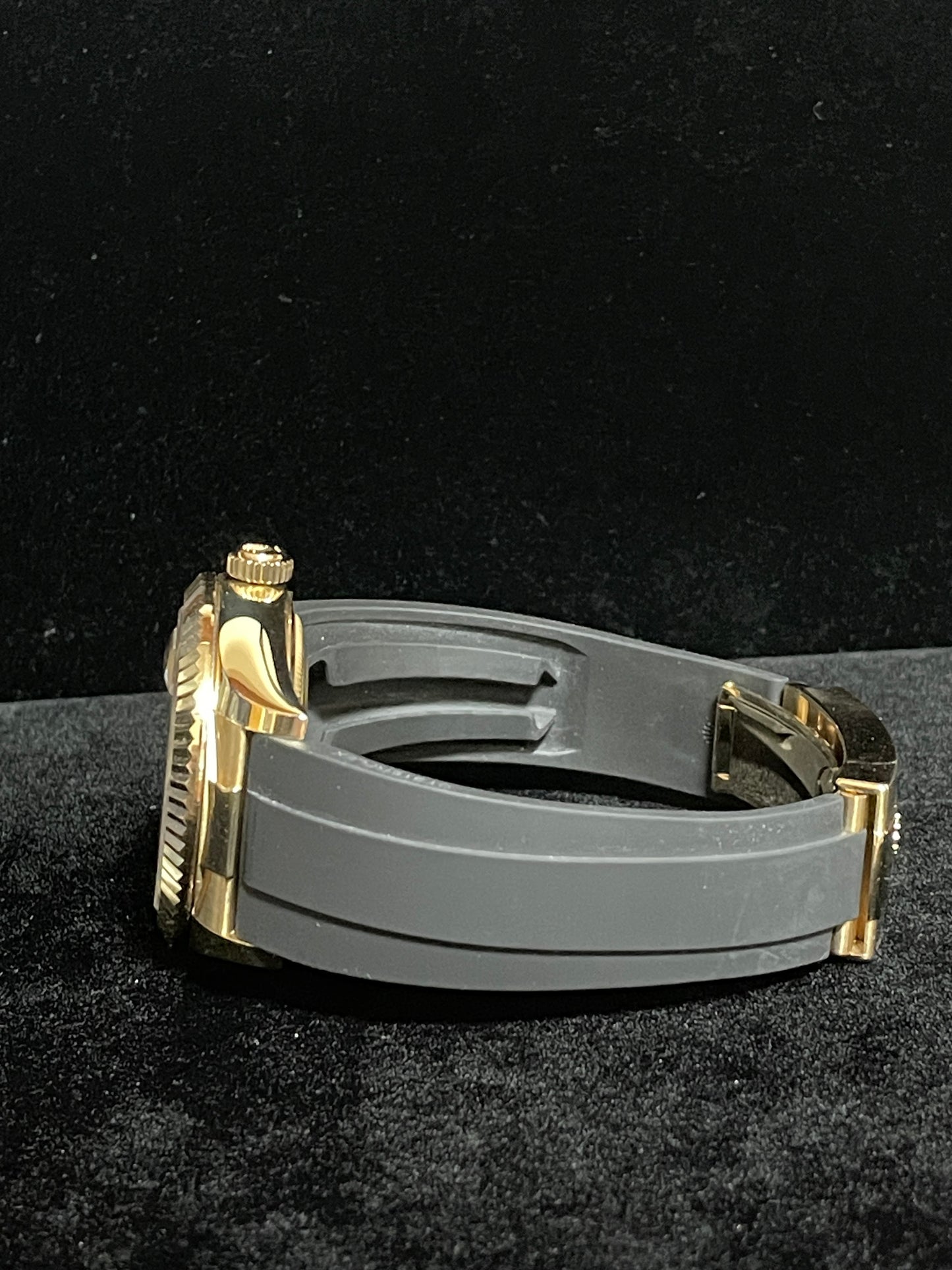 OH 2025 Rolex Sky-Dweller 336238 Champagne Dial 18kt OysterFlex No Papers 42mm