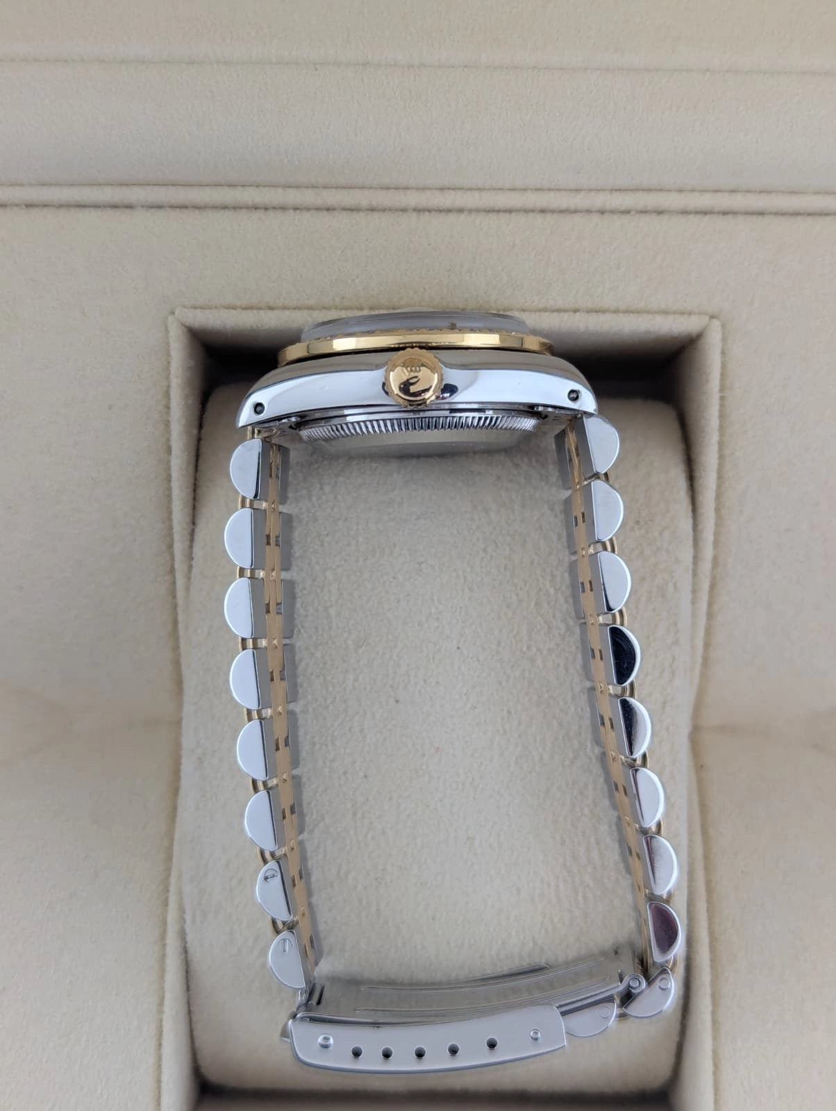 1986 Rolex Ladies Datejust 69173 White Roman Dial Diamond Bezel TT Jubilee 26mm