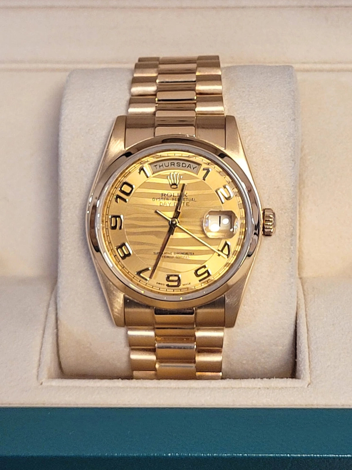 2000 Rolex Day-Date 118208 Champagne Wave Arabic Dial 18kt President 36mm
