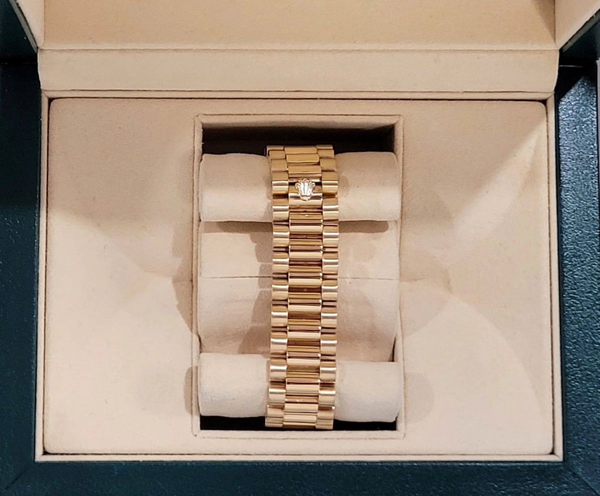 2000 Rolex Day-Date 118208 Champagne Wave Arabic Dial 18kt President 36mm