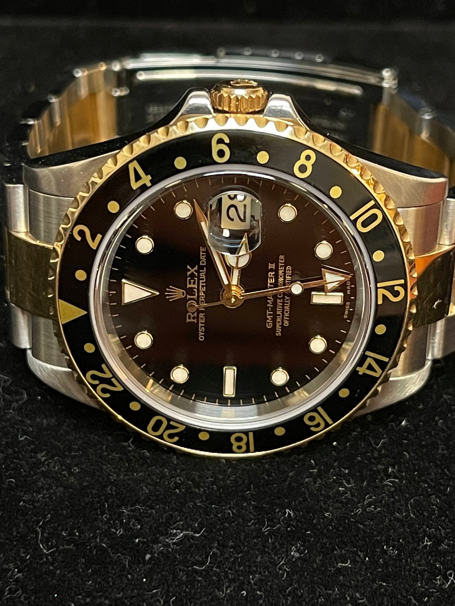 2005 Rolex Gmt-Master II 16713 Black Dial Two Tone Oyster W/B+P 40MM