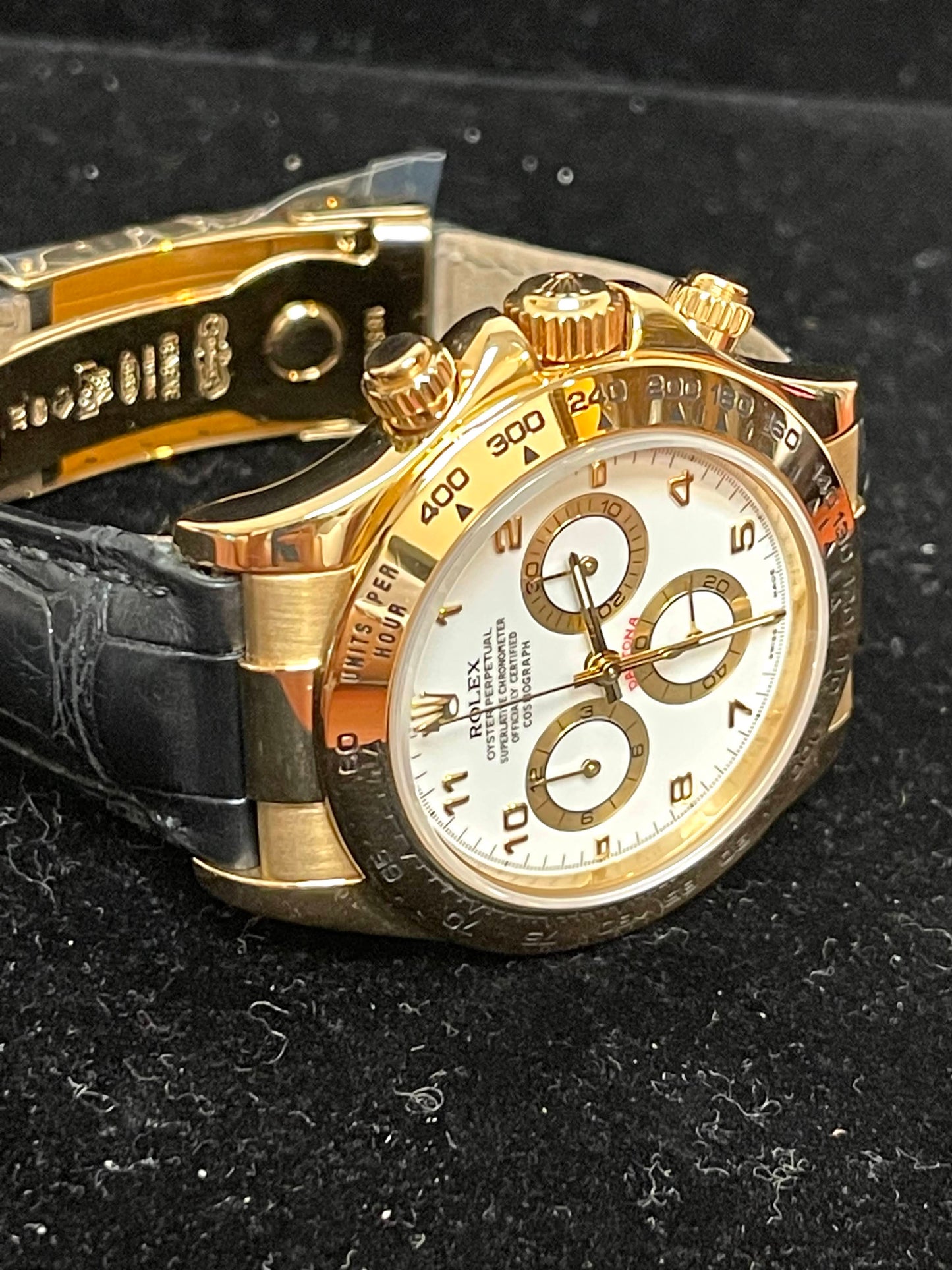 2002 Rolex Daytona 116518 White Dial 18kt Black Leather Strap No Papers 40mm